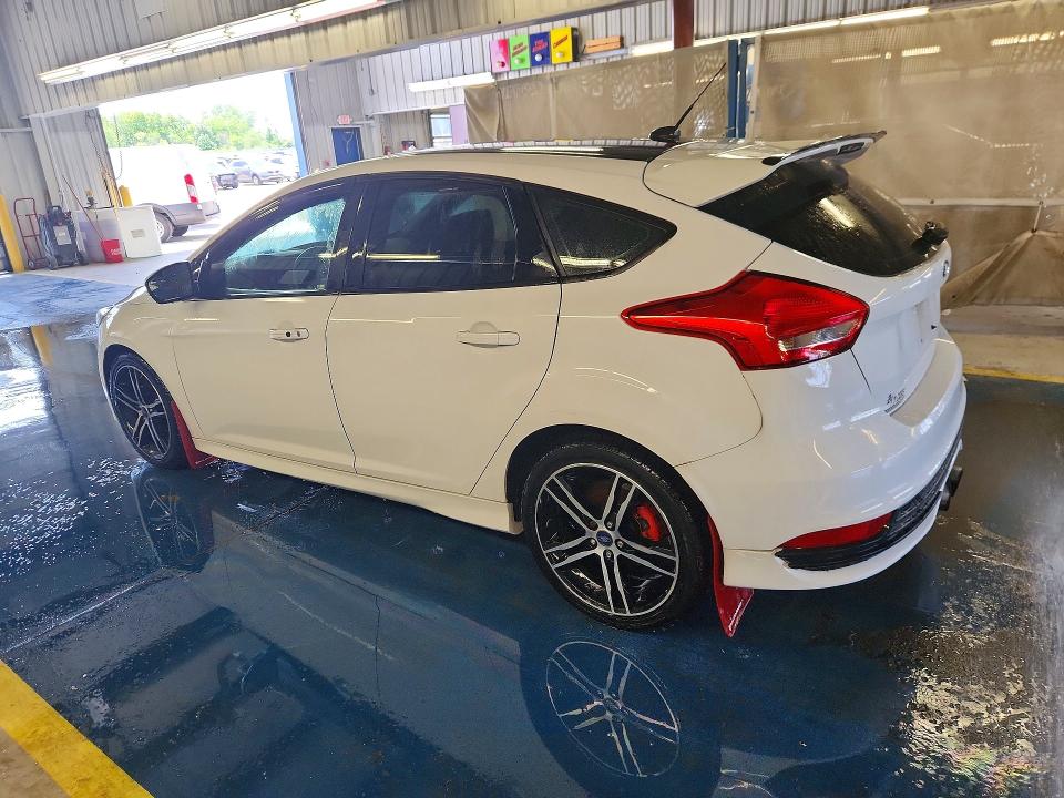 56846656 :رقم المزاد ، 1FADP3L90GL355578 vin ، 2016 Ford Focus مزاد بيع