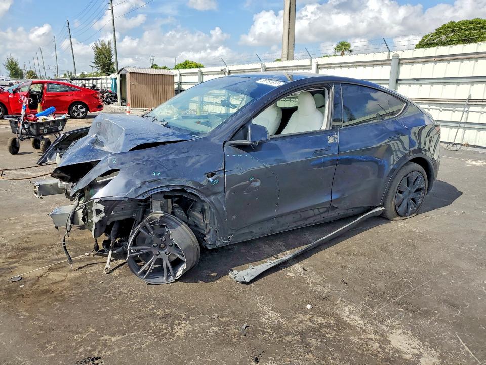 Auction sale of the 2025 Tesla Model Y, vin: 7SAYGDEE5SA360332, lot number: 58187816