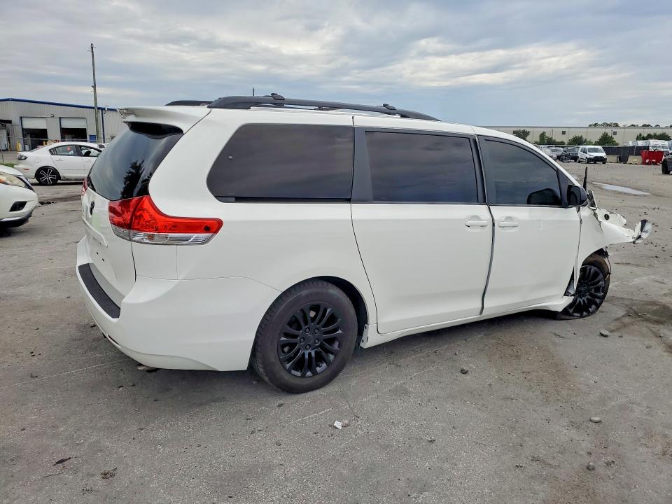 2014 Toyota Sienna მანქანა იყიდება აუქციონზე, vin: 5TDYK3DCXES438287, აუქციონის ნომერი: 55024566