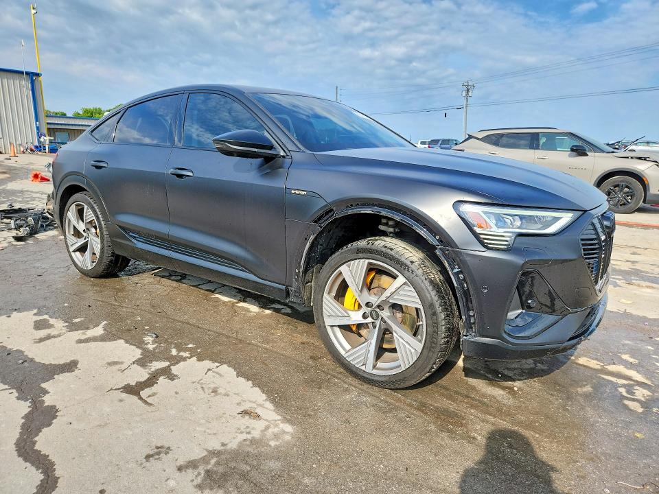 Продаж на аукціоні авто 2022 Audi E-tron, vin: WA13AAGE4NB025457, номер лоту: 55172596