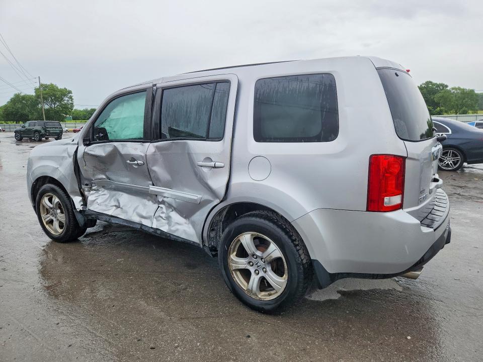 55521756 :رقم المزاد ، 5FNYF4H58FB010990 vin ، 2015 Honda Pilot مزاد بيع