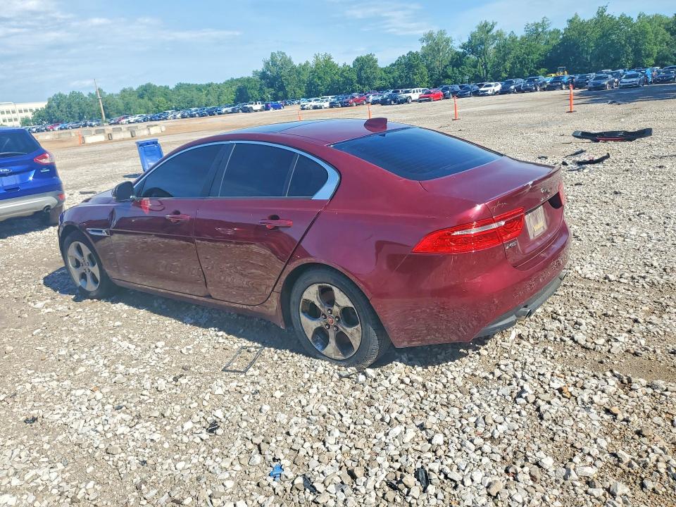 56810646 :رقم المزاد ، SAJAR4BG4HA974230 vin ، 2017 Jaguar Xe مزاد بيع