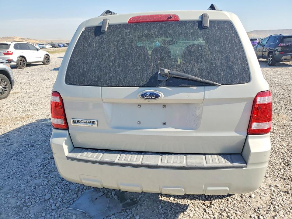 58742686 :رقم المزاد ، 1FMCU03148KA68254 vin ، 2008 Ford Escape مزاد بيع