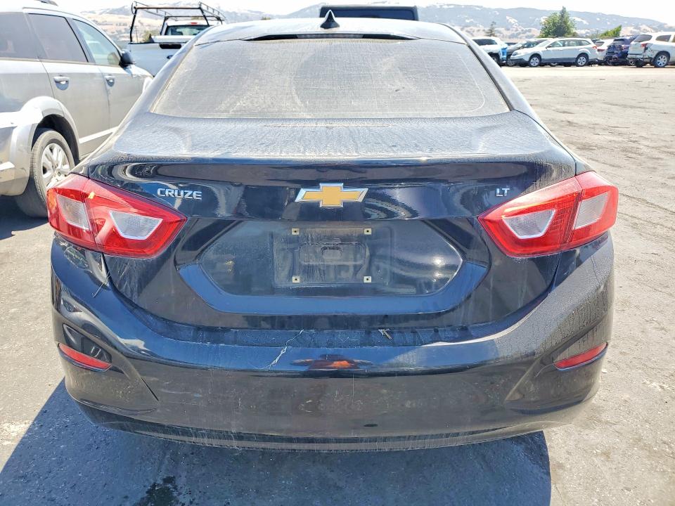 Продажа на аукционе авто 2018 Chevrolet Cruze, vin: 1G1BE5SM2J7243608, номер лота: 57078406