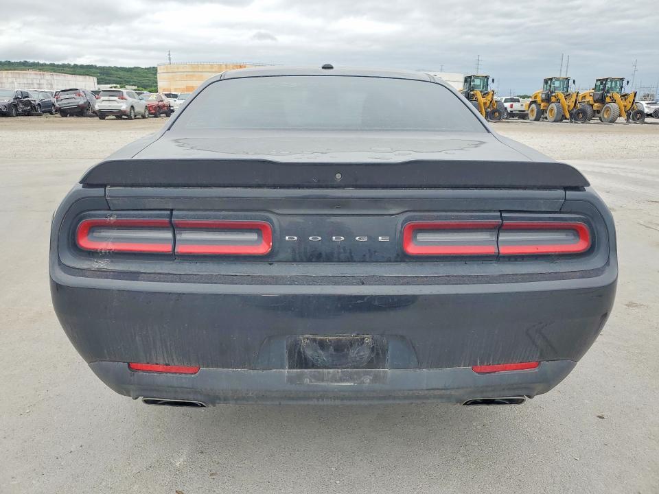 Продаж на аукціоні авто 2018 Dodge Challenger, vin: 2C3CDZBT6JH300642, номер лоту: 57320186