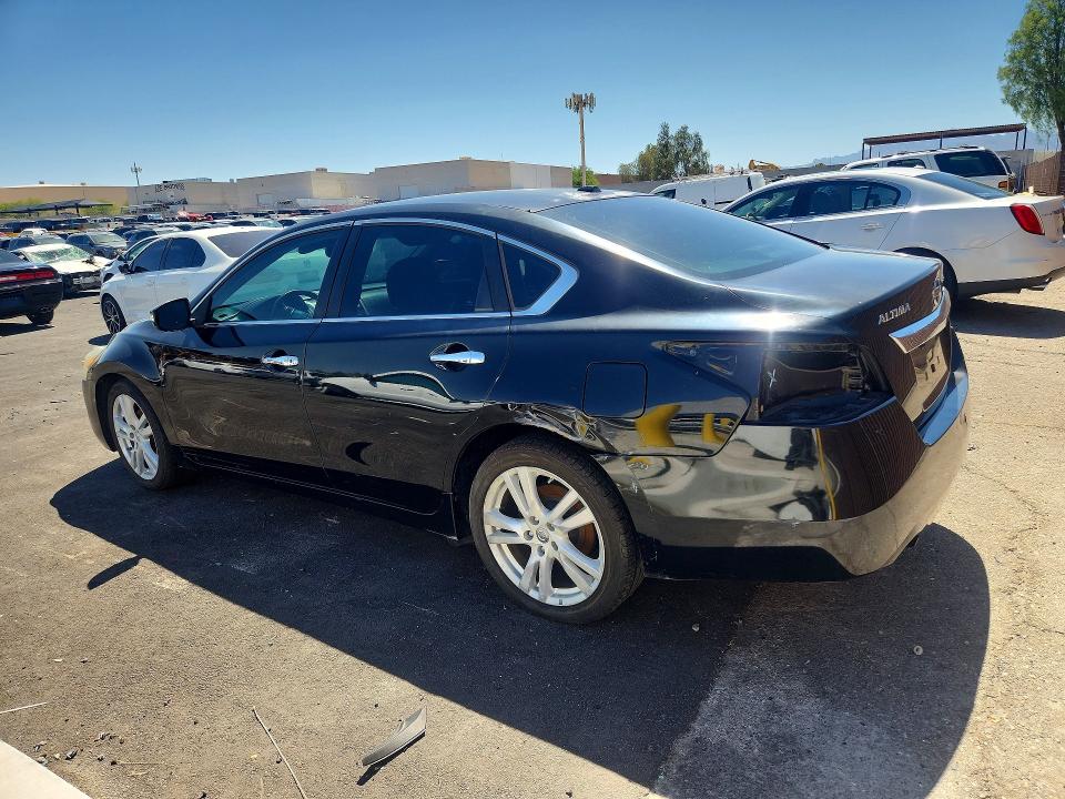 2013 Nissan Altima მანქანა იყიდება აუქციონზე, vin: 1N4BL3AP3DC107583, აუქციონის ნომერი: 57261376