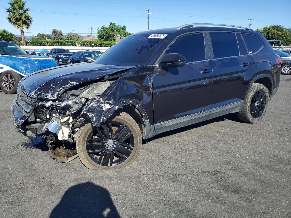 56986976 :رقم المزاد ، 1V2MR2CA9JC589491 vin ، 2018 Volkswagen Atlas مزاد بيع