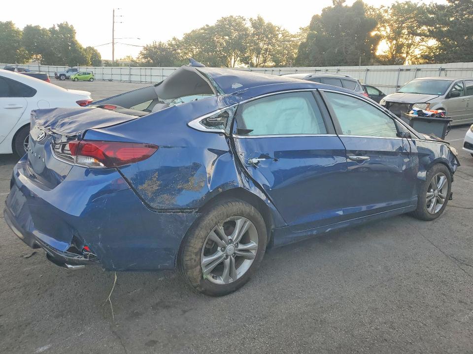 2018 Hyundai Sonata მანქანა იყიდება აუქციონზე, vin: 5NPE34AFXJH726413, აუქციონის ნომერი: 56392386