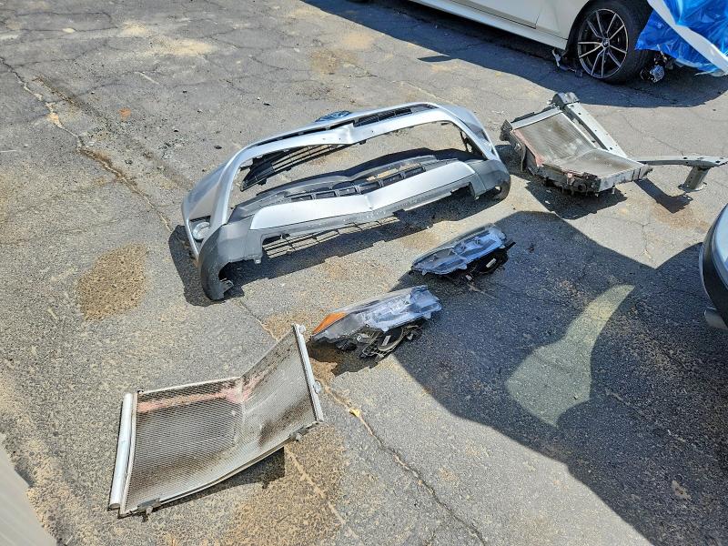 55701216 :رقم المزاد ، 2T3WFREV1JW463084 vin ، 2018 Toyota Rav4 مزاد بيع