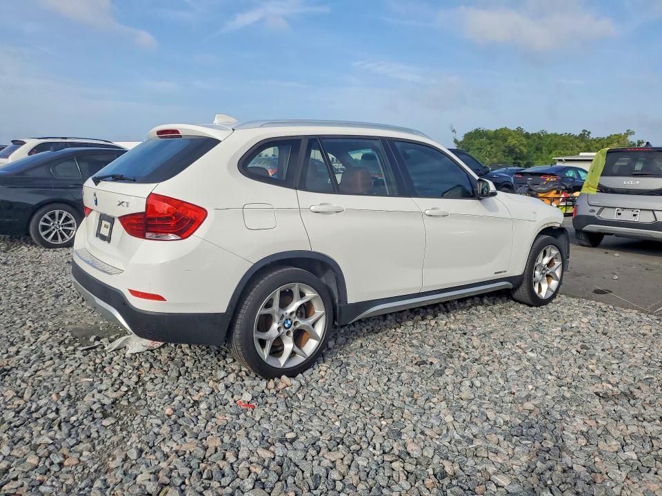 2014 Bmw X1 მანქანა იყიდება აუქციონზე, vin: WBAVM1C54EVW53302, აუქციონის ნომერი: 55363356
