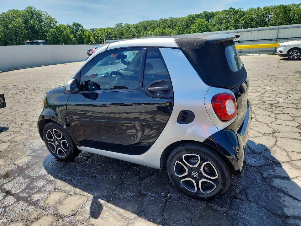 Продаж на аукціоні авто 2017 Smart Fortwo, vin: WMEFK5DA2HK137429, номер лоту: 55764816