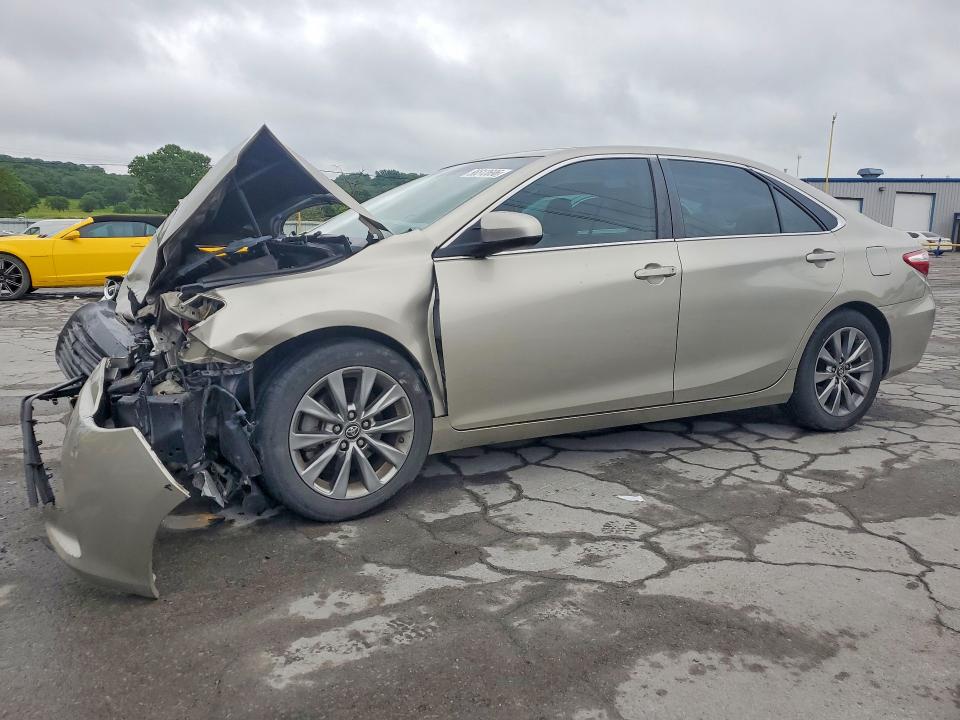 56512696 :رقم المزاد ، 4T1BF1FK7HU754244 vin ، 2017 Toyota Camry مزاد بيع
