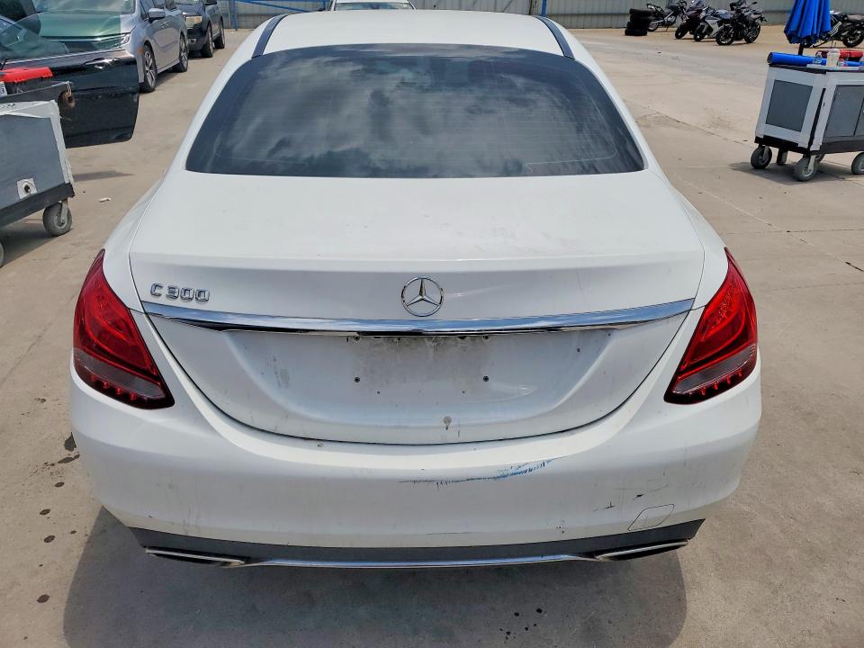 2016 Mercedes-benz C მანქანა იყიდება აუქციონზე, vin: 55SWF4JB5GU129765, აუქციონის ნომერი: 58558736