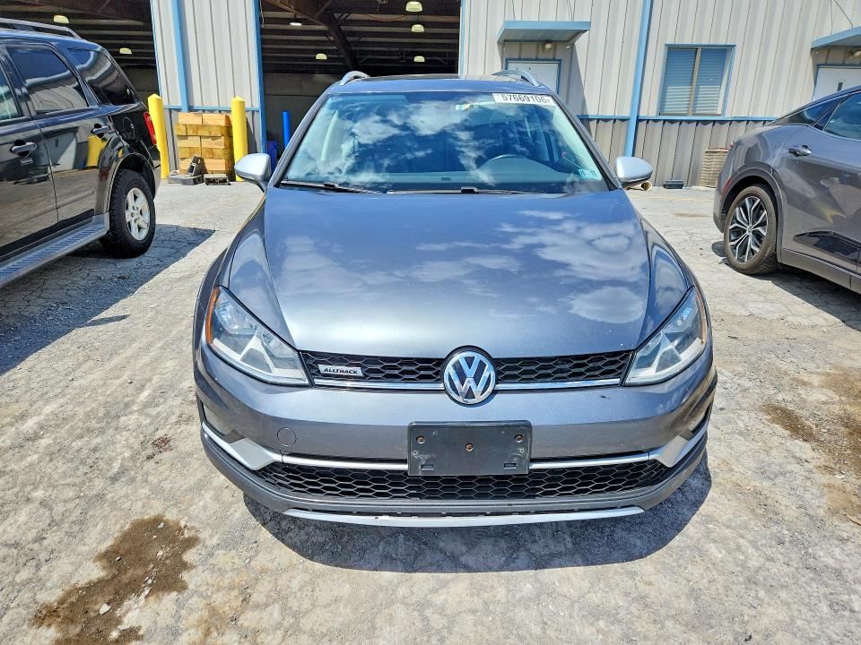 57669106 :رقم المزاد ، 3VWH17AU2HM531829 vin ، 2017 Volkswagen Golf مزاد بيع