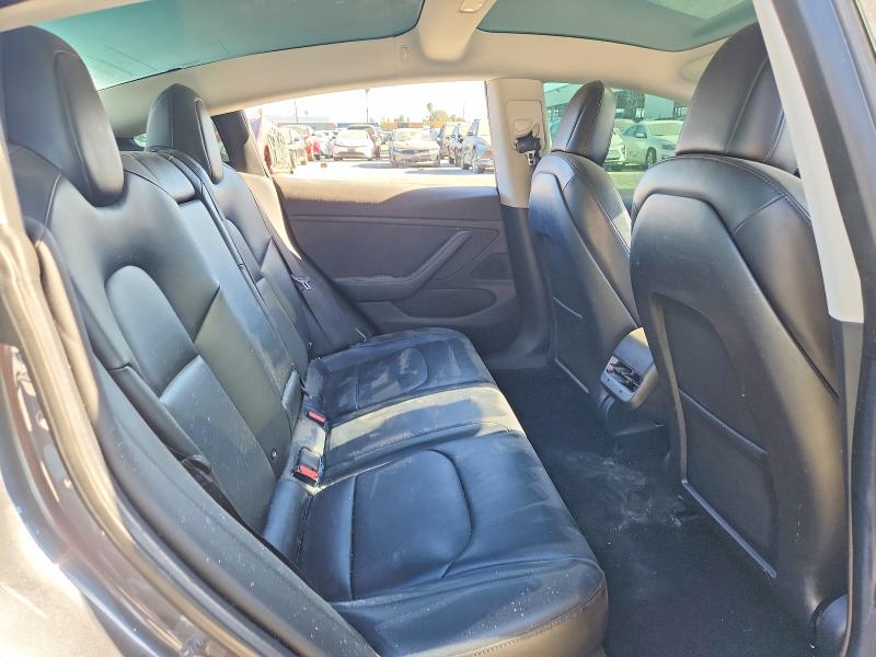 56831436 :رقم المزاد ، 5YJ3E1EA5JF006840 vin ، 2018 Tesla Model 3 مزاد بيع