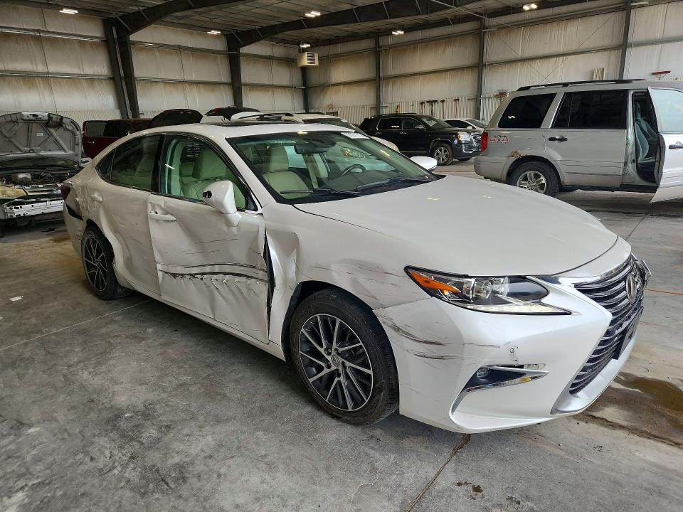 57071576 :رقم المزاد ، 58ABK1GG0HU077553 vin ، 2017 Lexus Es مزاد بيع
