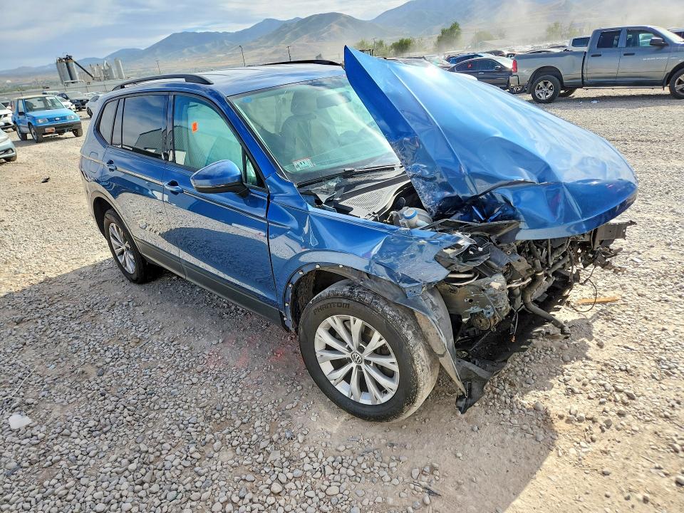Продажа на аукционе авто 2018 Volkswagen Tiguan, vin: 3VV1B7AX6JM145501, номер лота: 56316656