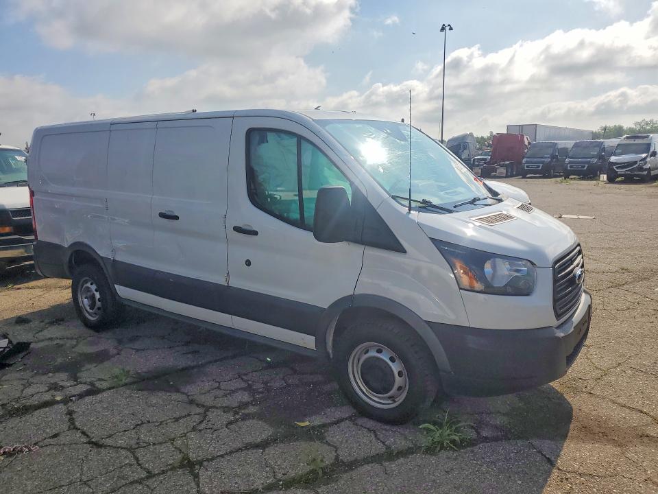 56607106 :رقم المزاد ، 1FTYR1ZM5GKA03138 vin ، 2016 Ford Transit مزاد بيع