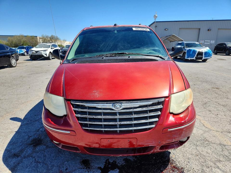 58259256 :رقم المزاد ، 2C4GP64L85R603180 vin ، 2005 Chrysler Town & Country مزاد بيع