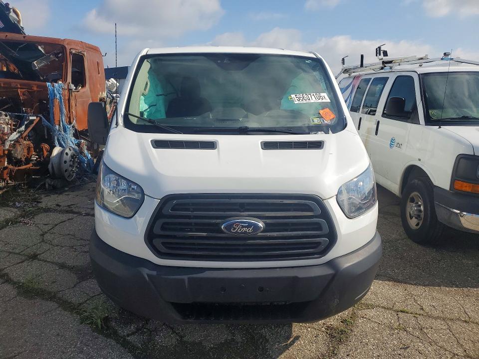 56607106 :رقم المزاد ، 1FTYR1ZM5GKA03138 vin ، 2016 Ford Transit مزاد بيع