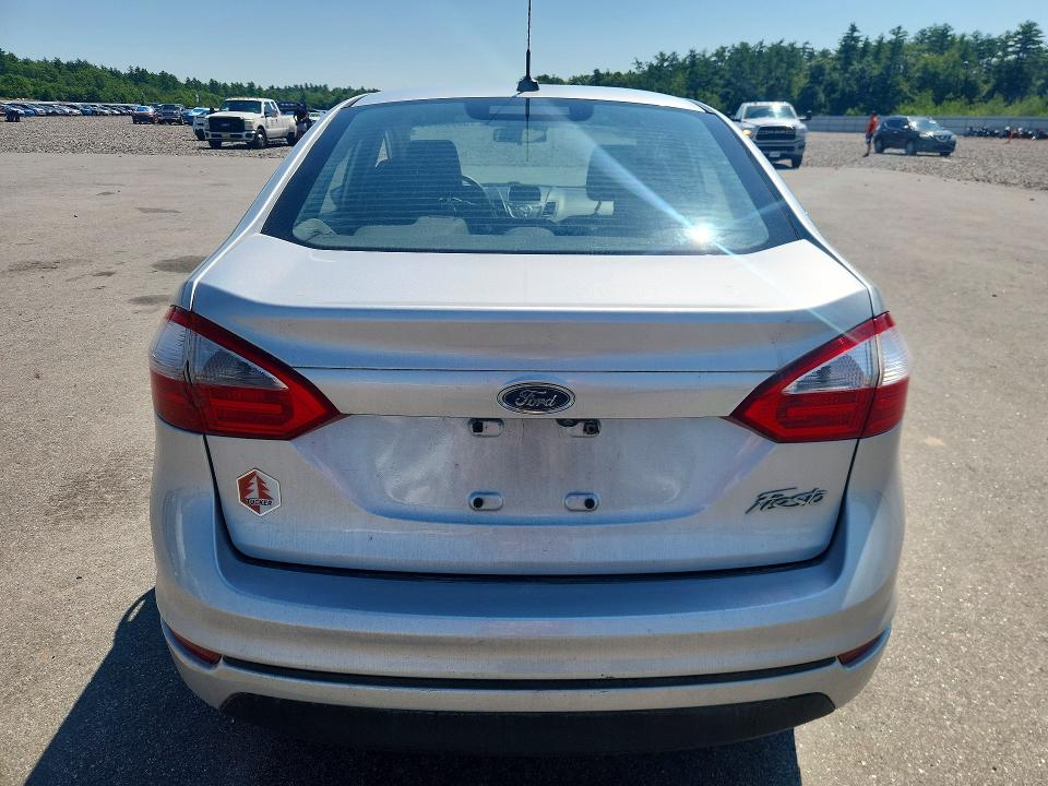 58988736 :رقم المزاد ، 3FADP4AJ4JM143243 vin ، 2018 Ford Fiesta مزاد بيع