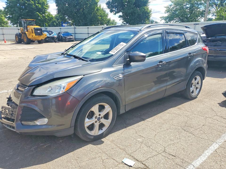 2015 Ford Escape მანქანა იყიდება აუქციონზე, vin: 1FMCU9GX8FUB82049, აუქციონის ნომერი: 57305176