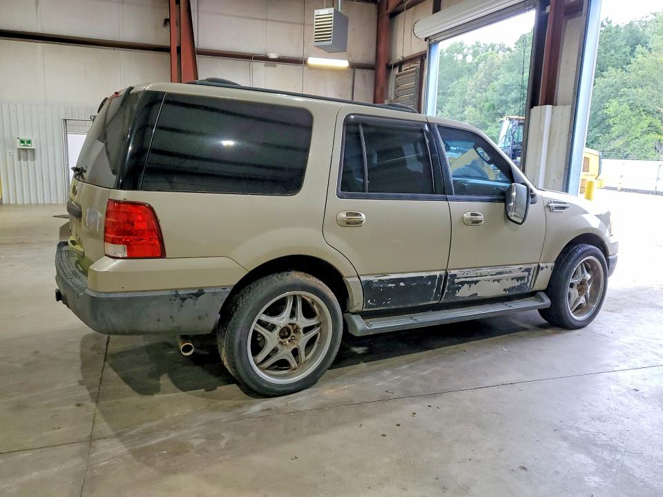 58308656 :رقم المزاد ، 1FMRU15WX4LA67106 vin ، 2004 Ford Expedition مزاد بيع