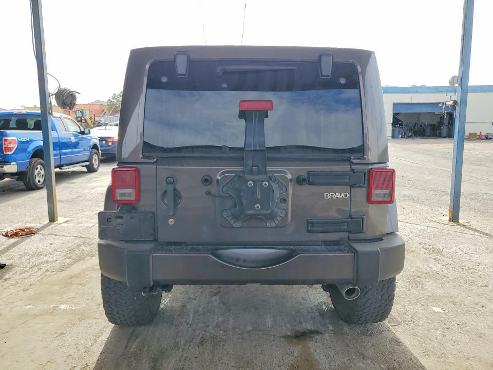 Auction sale of the 2017 Jeep Wrangler Unlimited, vin: 1C4BJWEG3HL657237, lot number: 57256136