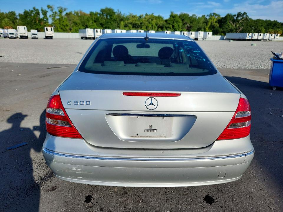 57552356 :رقم المزاد ، WDBUF70J14A394138 vin ، 2004 Mercedes-benz E مزاد بيع