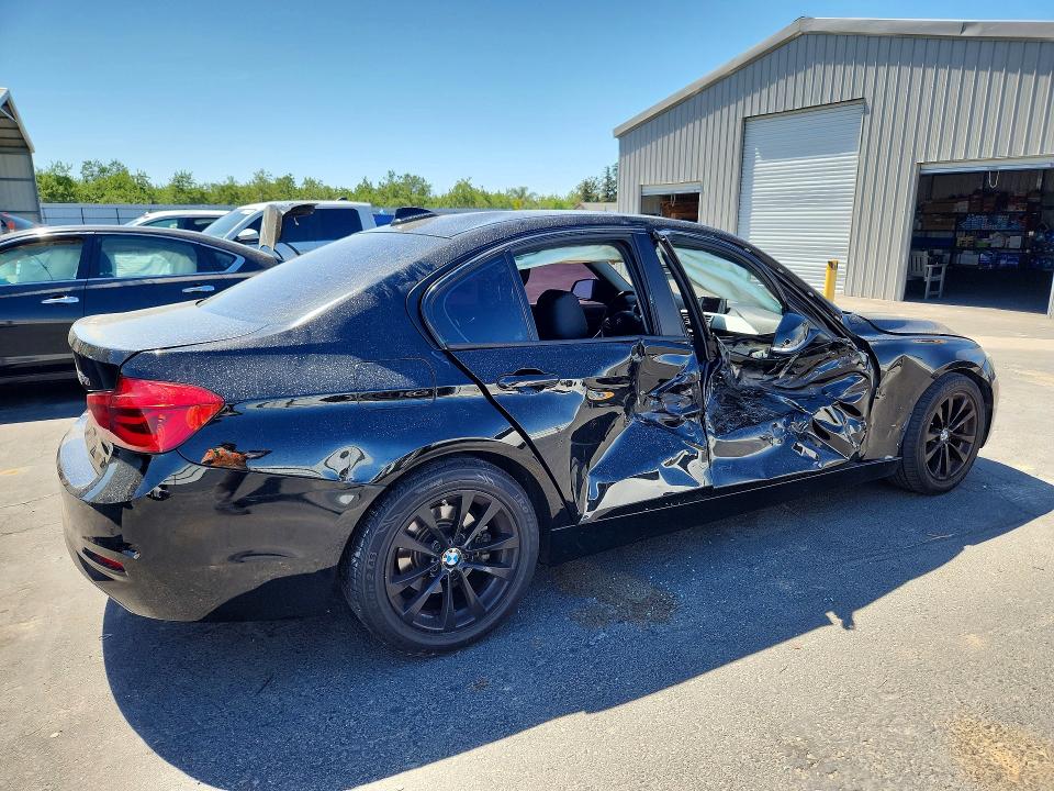 Продаж на аукціоні авто 2017 Bmw 320, vin: WBA8E1G3XHNU16417, номер лоту: 55640336