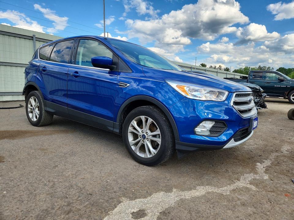 56000816 :رقم المزاد ، 1FMCU0GD0HUE83421 vin ، 2017 Ford Escape مزاد بيع