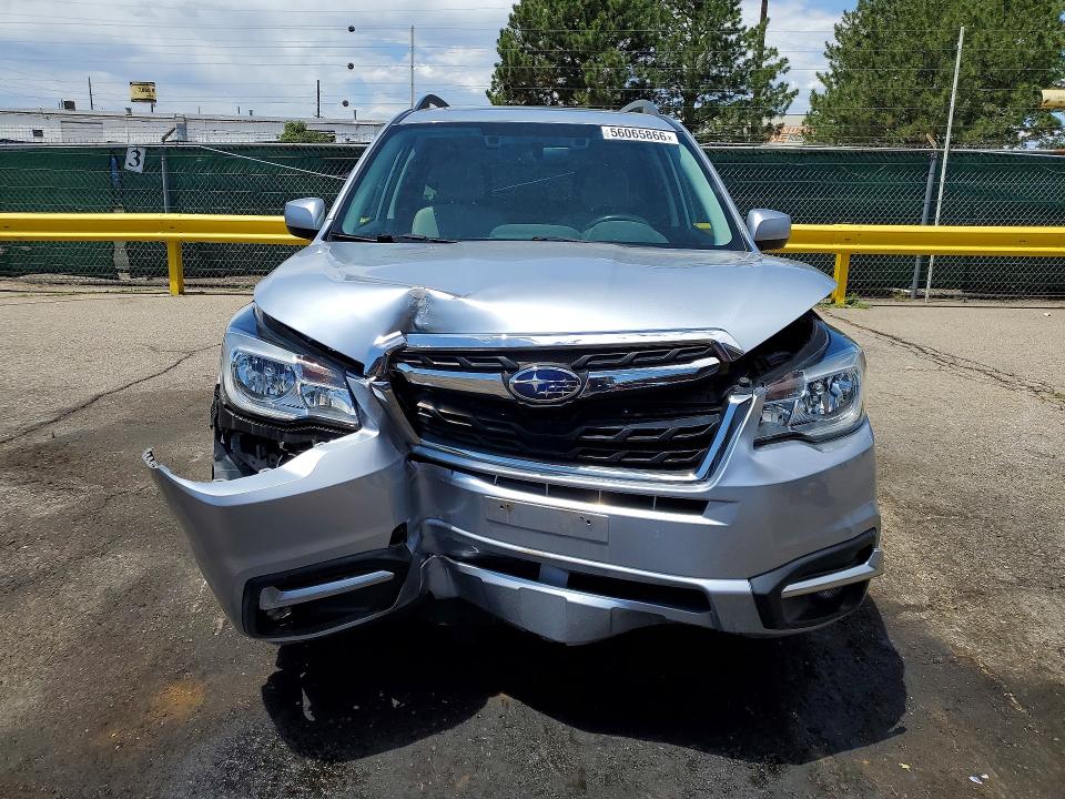56065866 :رقم المزاد ، JF2SJAGC1HH808271 vin ، 2017 Subaru Forester مزاد بيع