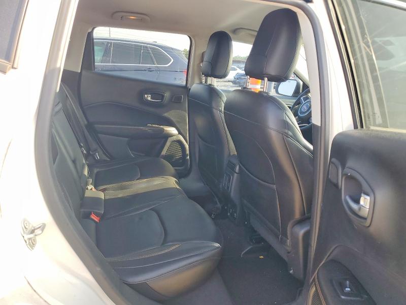 57574286 :رقم المزاد ، 3C4NJCCB4JT259712 vin ، 2018 Jeep Compass مزاد بيع