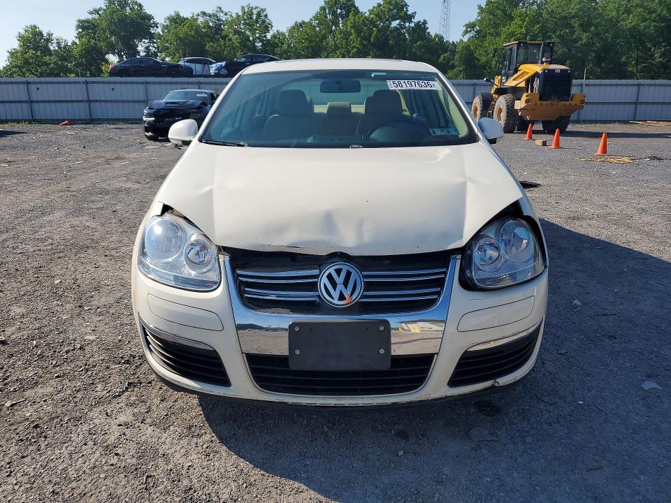 58197636 :رقم المزاد ، 3VWRM71K28M107299 vin ، 2008 Volkswagen Jetta مزاد بيع