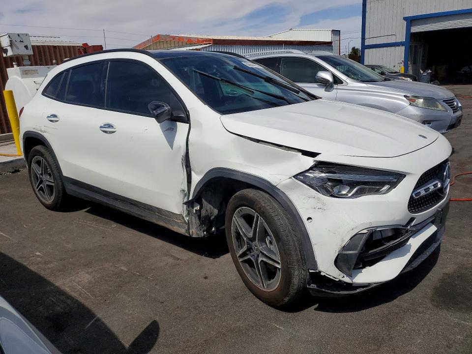56644556 :رقم المزاد ، W1N4N4GB0MJ251580 vin ، 2021 Mercedes-benz Gla مزاد بيع
