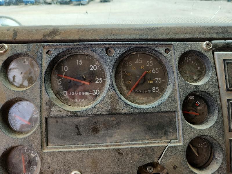 55907156 :رقم المزاد ، 1FV6HLBB0VH696388 vin ، 1997 Freightliner Fl70 مزاد بيع