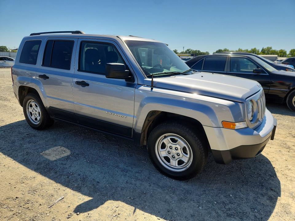57272076 :رقم المزاد ، 1C4NJPBA2HD207642 vin ، 2017 Jeep Patriot مزاد بيع