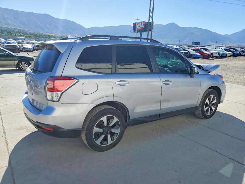2017 Subaru Forester მანქანა იყიდება აუქციონზე, vin: JF2SJAEC2HH513330, აუქციონის ნომერი: 56968116