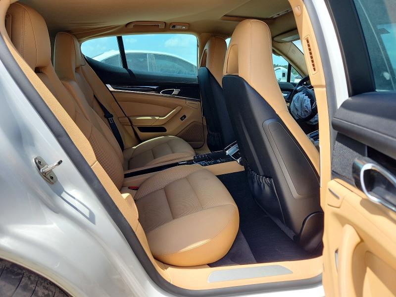 57933046 :رقم المزاد ، WP0AA2A72FL006947 vin ، 2015 Porsche Panamera مزاد بيع