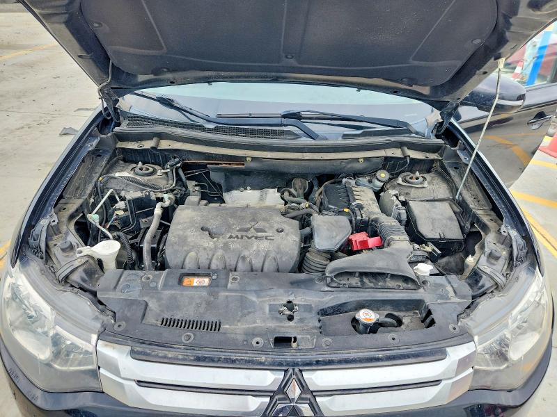 2015 Mitsubishi Outlander მანქანა იყიდება აუქციონზე, vin: JA4AZ3A32FZ005400, აუქციონის ნომერი: 58043396