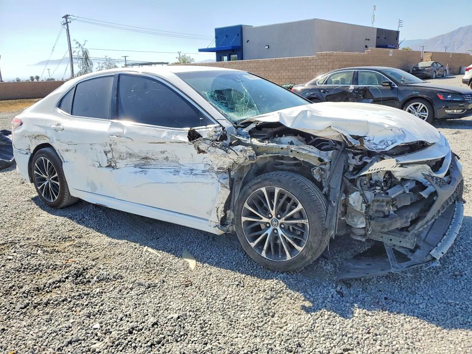 2018 Toyota Camry მანქანა იყიდება აუქციონზე, vin: 4T1B11HKXJU099398, აუქციონის ნომერი: 57622186