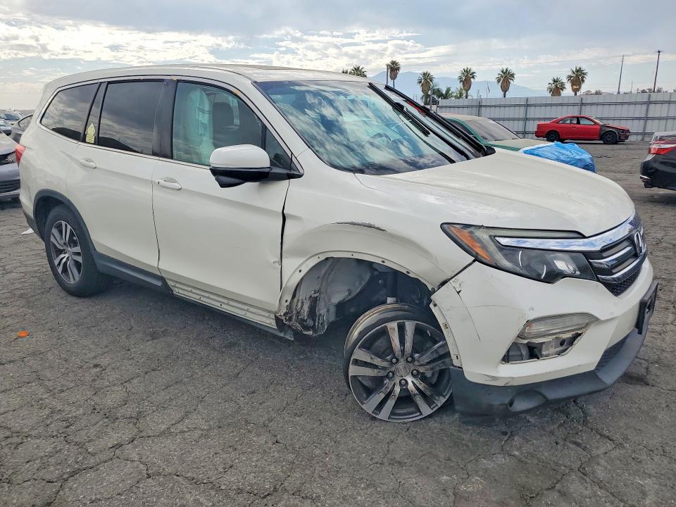 Продаж на аукціоні авто 2018 Honda Pilot, vin: 5FNYF5H70JB031249, номер лоту: 57968626