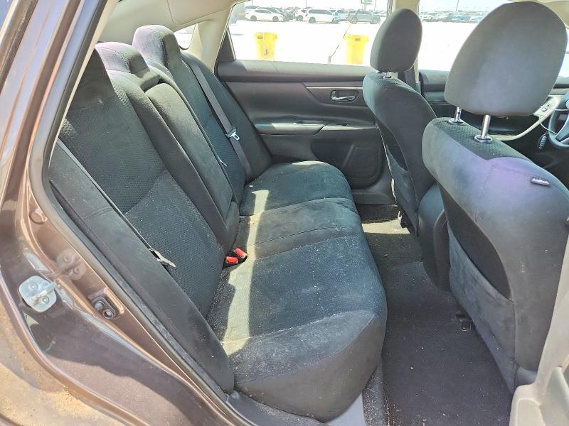 2015 Nissan Altima მანქანა იყიდება აუქციონზე, vin: 1N4AL3AP5FN918577, აუქციონის ნომერი: 55713906