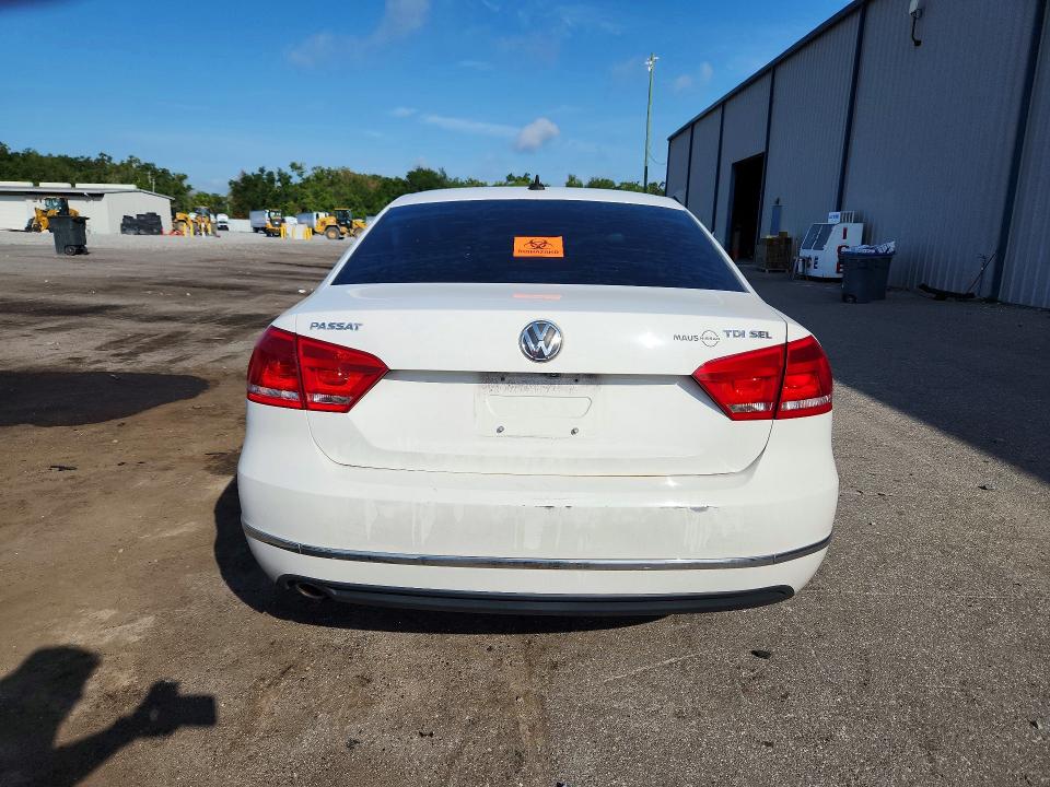 57114856 :رقم المزاد ، 1VWCV7A34FC096977 vin ، 2015 Volkswagen Passat مزاد بيع