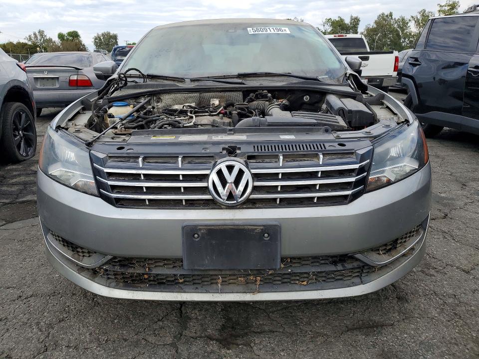 58091196 :رقم المزاد ، 1VWBN7A31DC142242 vin ، 2013 Volkswagen Passat مزاد بيع