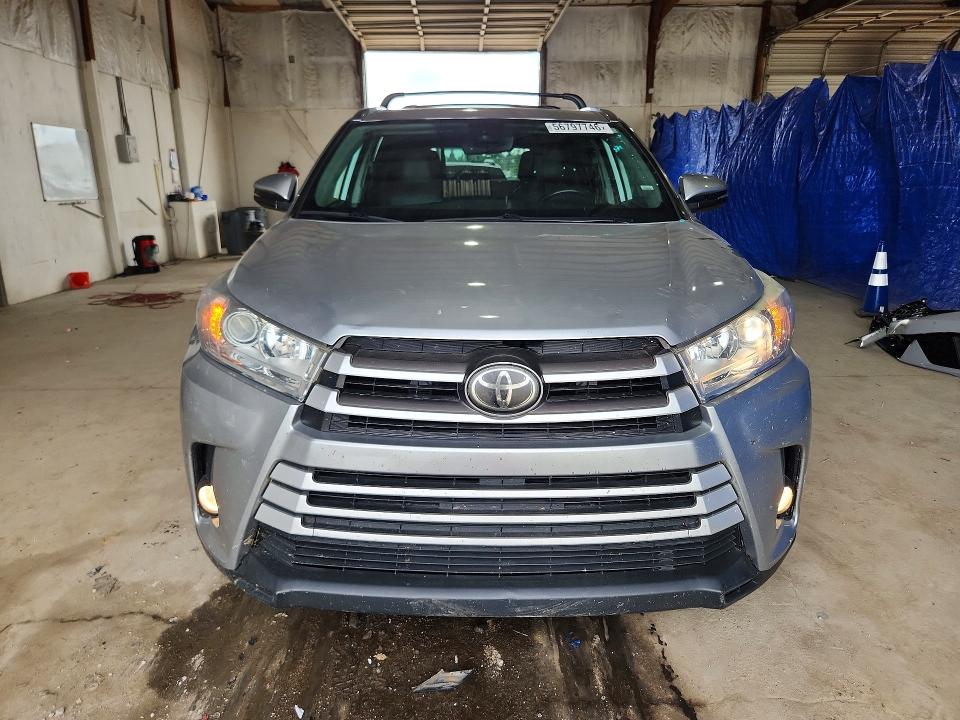 2018 Toyota Highlander მანქანა იყიდება აუქციონზე, vin: 5TDKZRFH4JS529725, აუქციონის ნომერი: 56797746