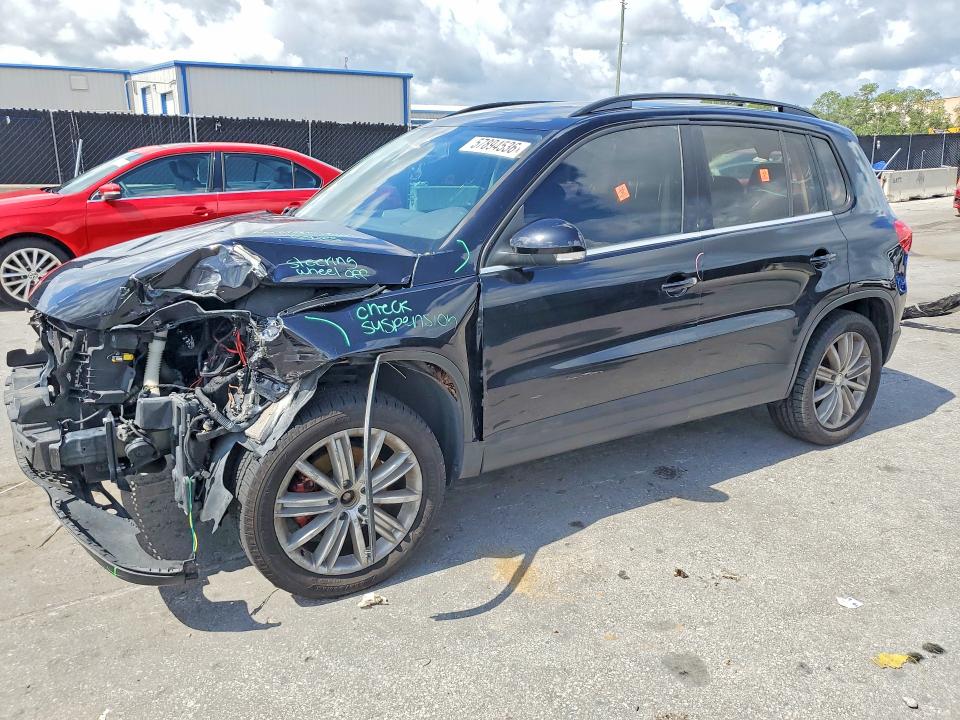 2015 Volkswagen Tiguan მანქანა იყიდება აუქციონზე, vin: WVGAV7AX4FW502120, აუქციონის ნომერი: 57894536