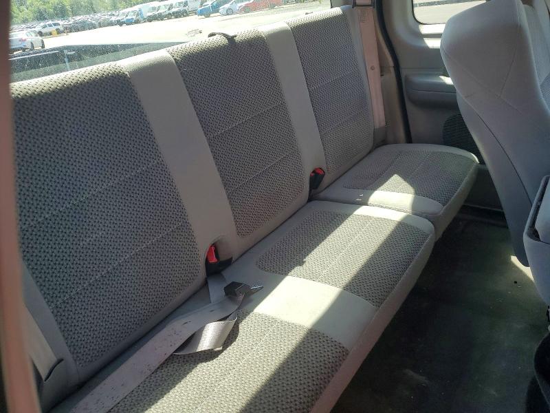 57719296 :رقم المزاد ، 1FTRX17W02NB82565 vin ، 2002 Ford F-150 مزاد بيع
