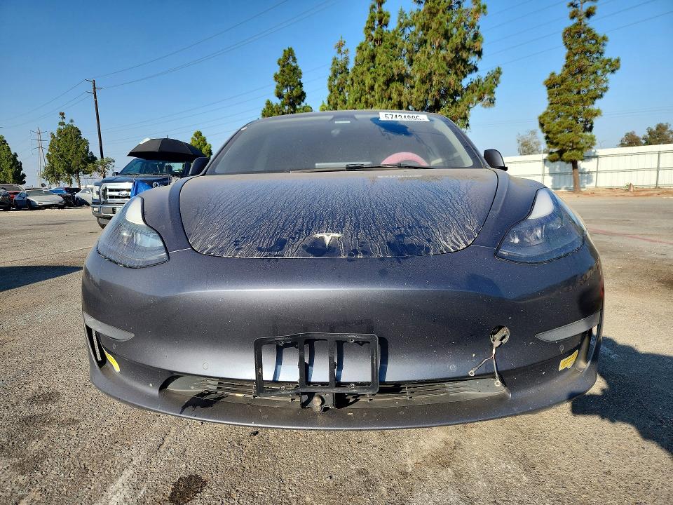 57434806 :رقم المزاد ، 5YJ3E1EB0NF275701 vin ، 2022 Tesla Model 3 مزاد بيع