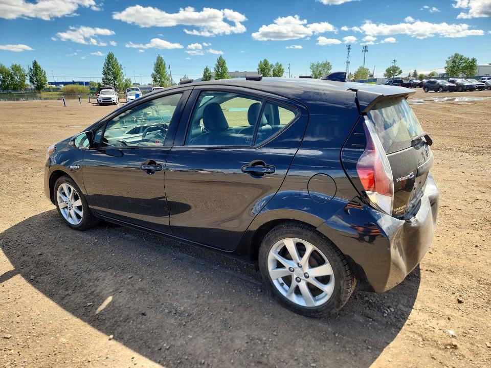 56448826 :رقم المزاد ، JTDKDTB33G1118666 vin ، 2016 Toyota Prius C مزاد بيع